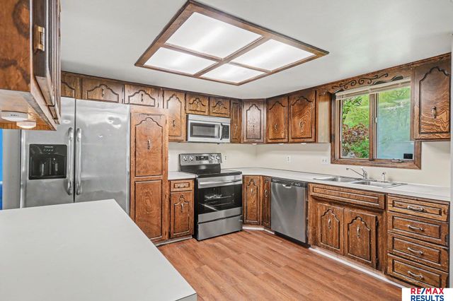 900 Mckenzie Avenue, Council Bluffs, IA 51503