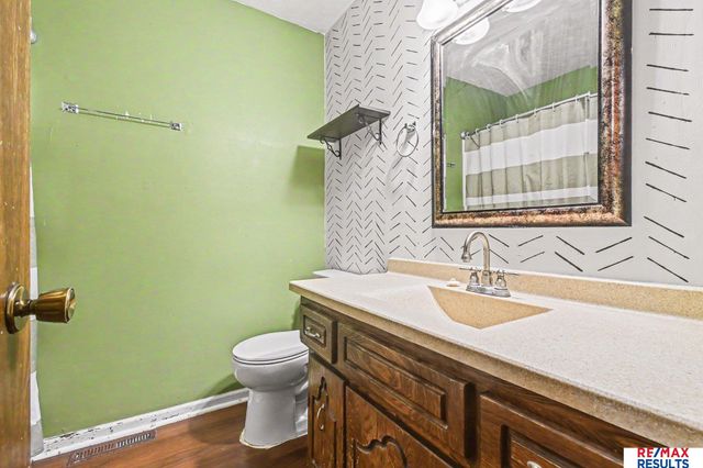900 Mckenzie Avenue, Council Bluffs, IA 51503