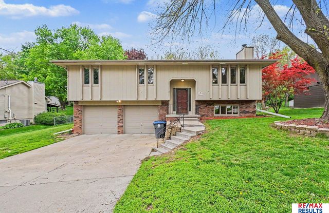 900 Mckenzie Avenue, Council Bluffs, IA 51503