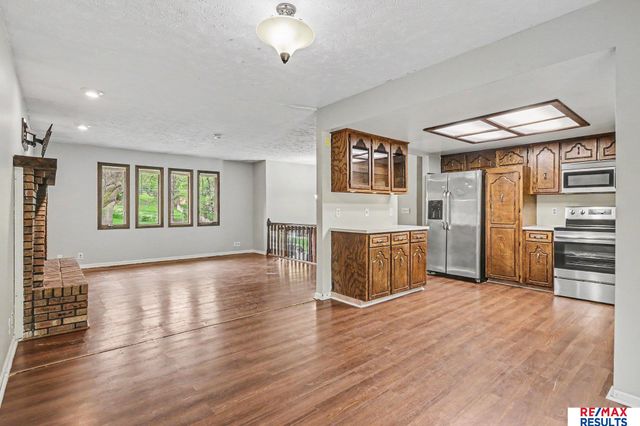 900 Mckenzie Avenue, Council Bluffs, IA 51503