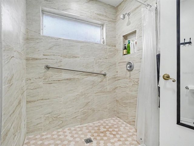 184 CORAL REEF CIRCLE, Kissimmee, FL 34743