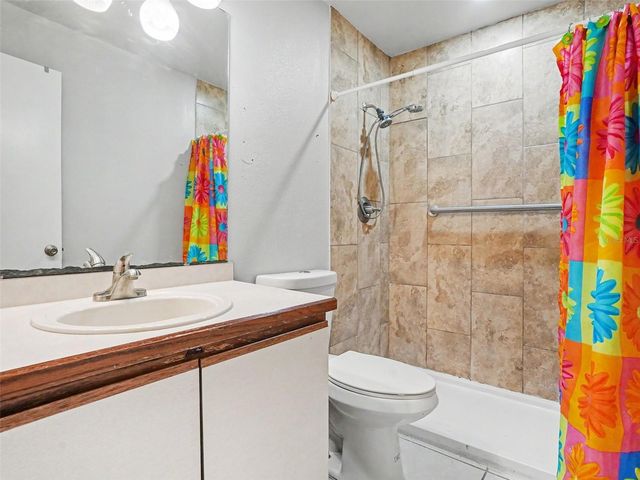 184 CORAL REEF CIRCLE, Kissimmee, FL 34743