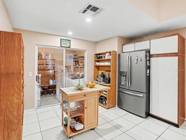 184 CORAL REEF CIRCLE, Kissimmee, FL 34743