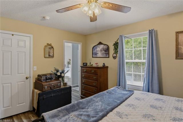 120 Hazelwood Court, Lexington, NC 27295