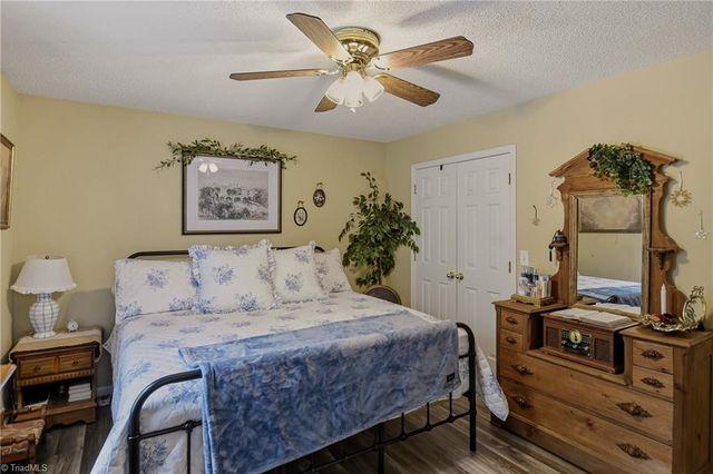 120 Hazelwood Court, Lexington, NC 27295