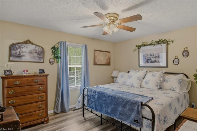 120 Hazelwood Court, Lexington, NC 27295