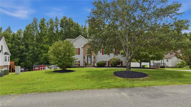 120 Hazelwood Court, Lexington, NC 27295