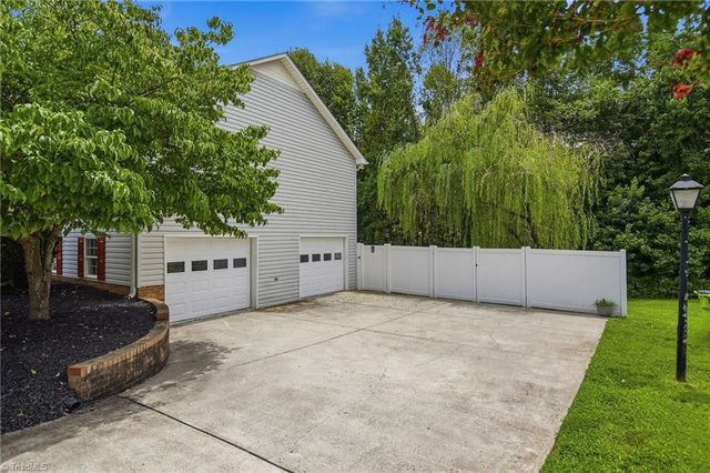 120 Hazelwood Court, Lexington, NC 27295
