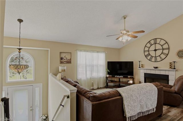 120 Hazelwood Court, Lexington, NC 27295