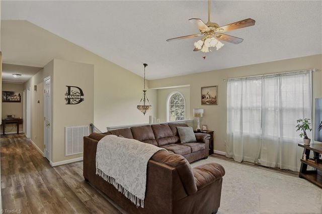 120 Hazelwood Court, Lexington, NC 27295