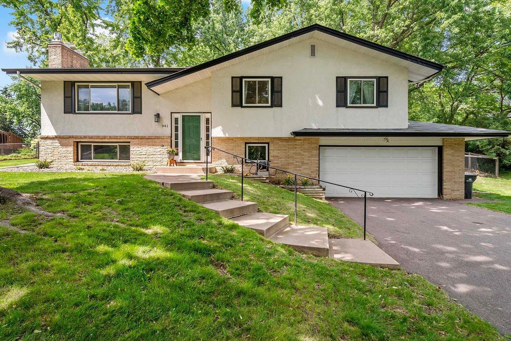 941 Cannon Avenue, Shoreview, MN 55126