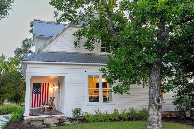 416 Avenue E, Marble Falls, TX 78654