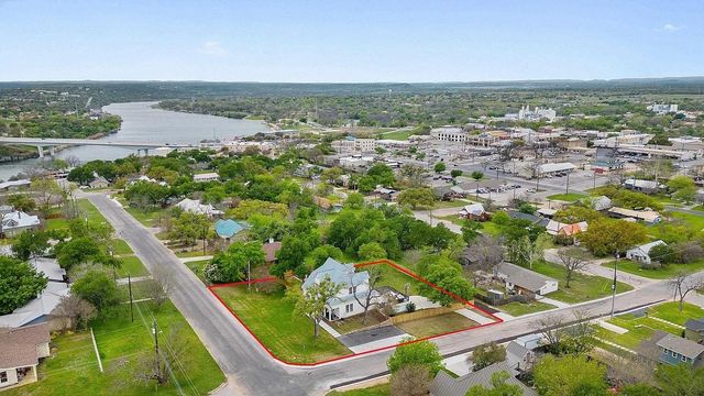 416 Avenue E, Marble Falls, TX 78654