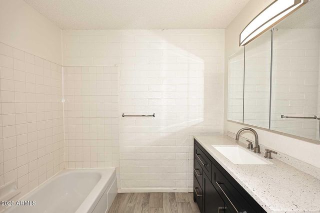 1734 W TUCKEY Lane 11, Phoenix, AZ 85015