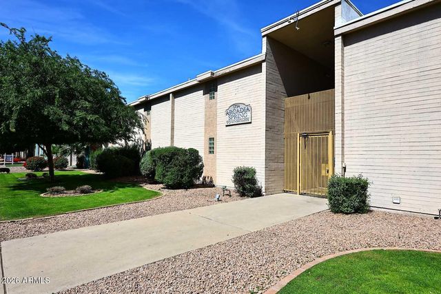 1734 W TUCKEY Lane 11, Phoenix, AZ 85015