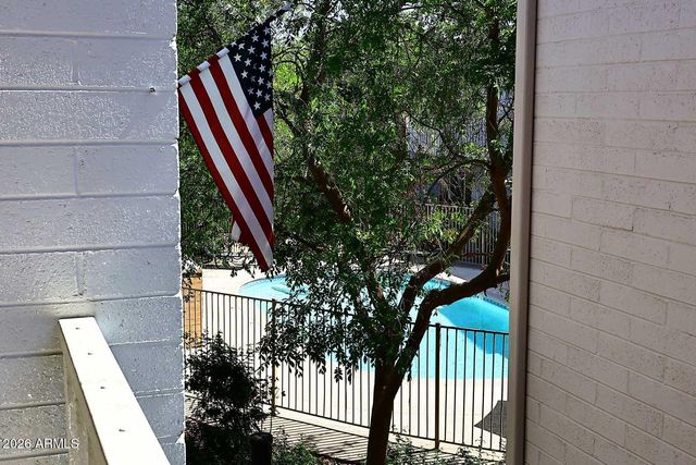 1734 W TUCKEY Lane 11, Phoenix, AZ 85015