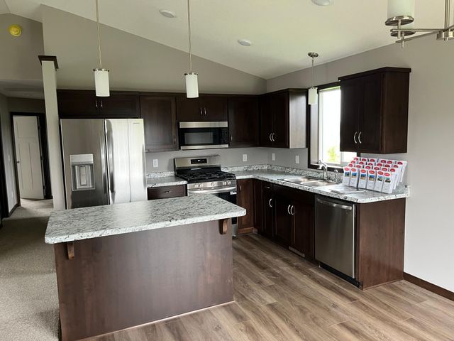 1804 Oak Pond Drive NW, Sauk Rapids, MN 56379