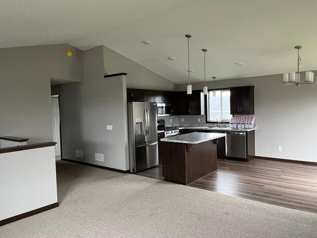 1804 Oak Pond Drive NW, Sauk Rapids, MN 56379