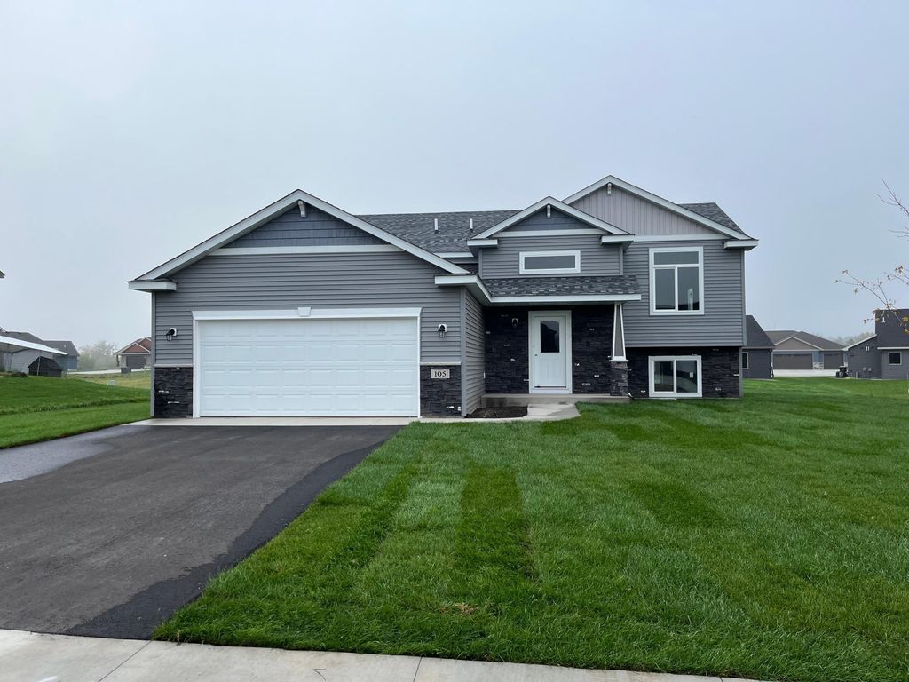 1804 Oak Pond Drive NW, Sauk Rapids, MN 56379