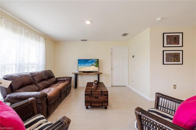 1607 35th LN, Cape Coral, FL 33909