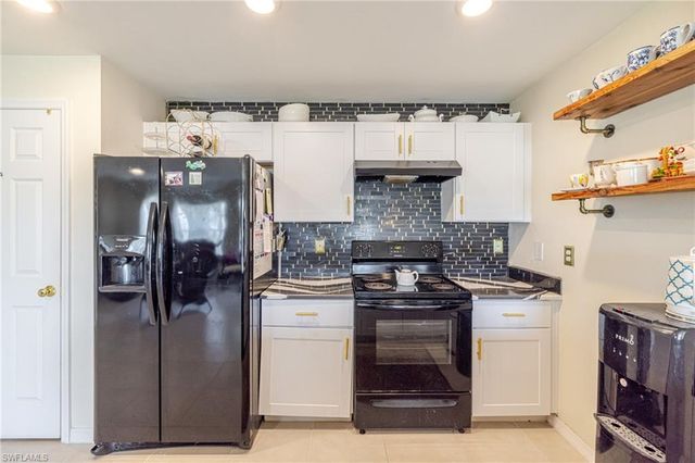 1607 35th LN, Cape Coral, FL 33909