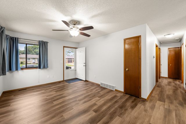 1717 NW 9th Street, Ankeny, IA 50023
