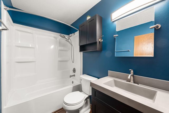 1717 NW 9th Street, Ankeny, IA 50023