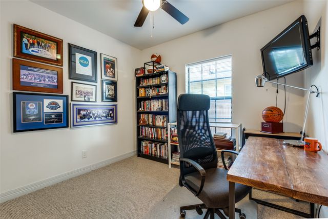 711 Hollywood Avenue, Dallas, TX 75208