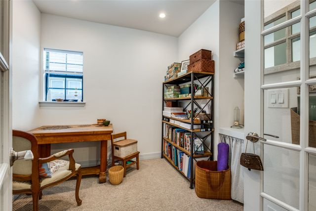 711 Hollywood Avenue, Dallas, TX 75208