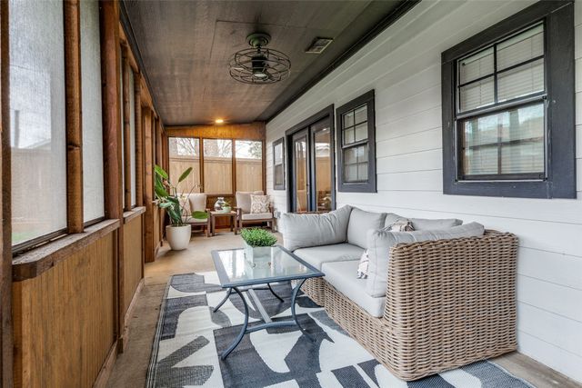 711 Hollywood Avenue, Dallas, TX 75208