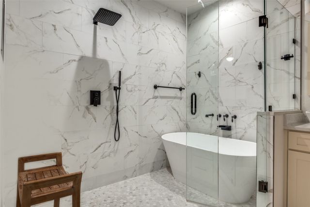 711 Hollywood Avenue, Dallas, TX 75208