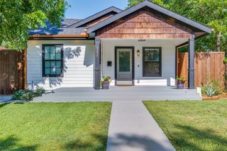 711 Hollywood Avenue, Dallas, TX 75208