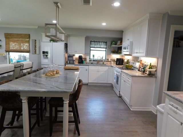 14144 N CR 2125, Henderson, TX 75652