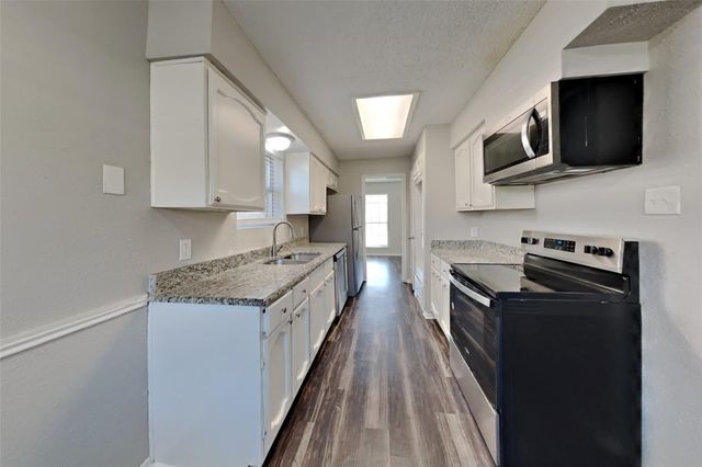 10018 Rippling Fields Drive, Houston, TX 77064