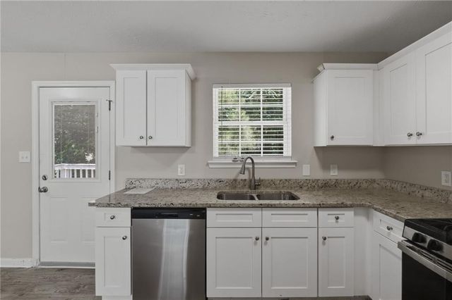 2378 Mills Bend, Decatur, GA 30034