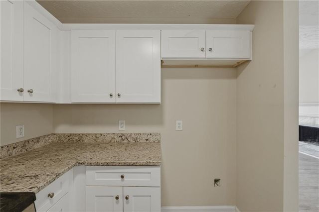 2378 Mills Bend, Decatur, GA 30034