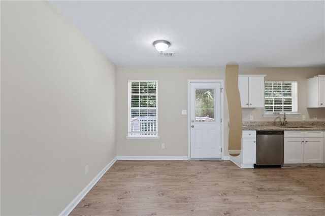 2378 Mills Bend, Decatur, GA 30034