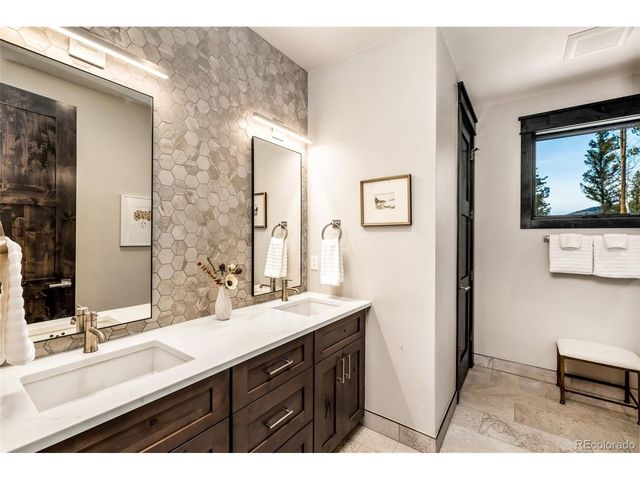 50 Fly Caster Ln, Silverthorne, CO 80498