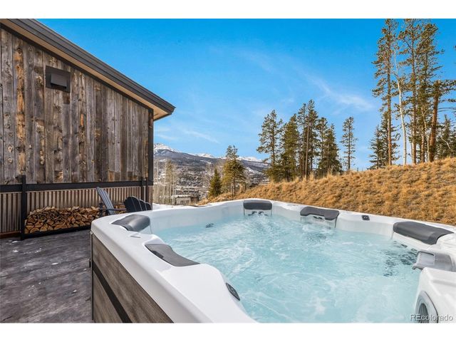 50 Fly Caster Ln, Silverthorne, CO 80498