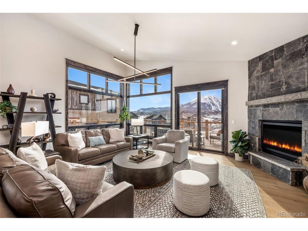 50 Fly Caster Ln, Silverthorne, CO 80498
