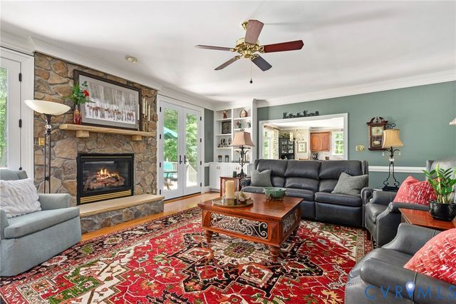 631 Monacan Dr, Richmond, VA 23238