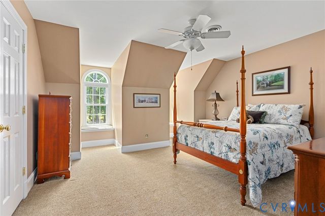 631 Monacan Dr, Richmond, VA 23238