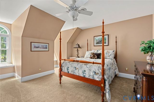 631 Monacan Dr, Richmond, VA 23238