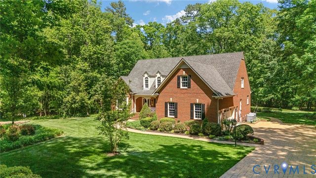 631 Monacan Dr, Richmond, VA 23238