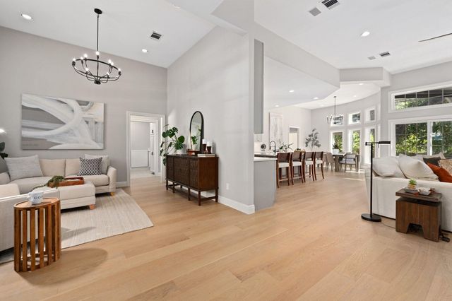 5300 N Scout Island CIR, Austin, TX 78731