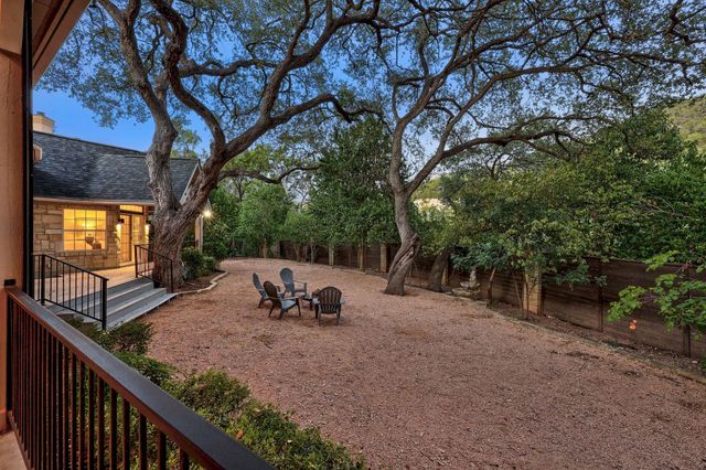 5300 N Scout Island CIR, Austin, TX 78731