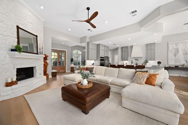 5300 N Scout Island CIR, Austin, TX 78731