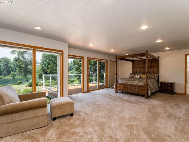 15995 Ne EILERS Rd, Aurora, OR 97002