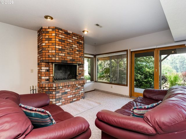 15995 Ne EILERS Rd, Aurora, OR 97002
