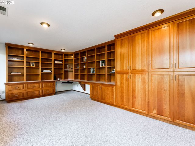 15995 Ne EILERS Rd, Aurora, OR 97002